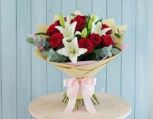Букет цветов из:  Лилии и Розы #REPLACE_PRED# Пестово Новгородская область