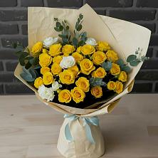 Букет цветов из:  Розы в Пестово Новгородская область