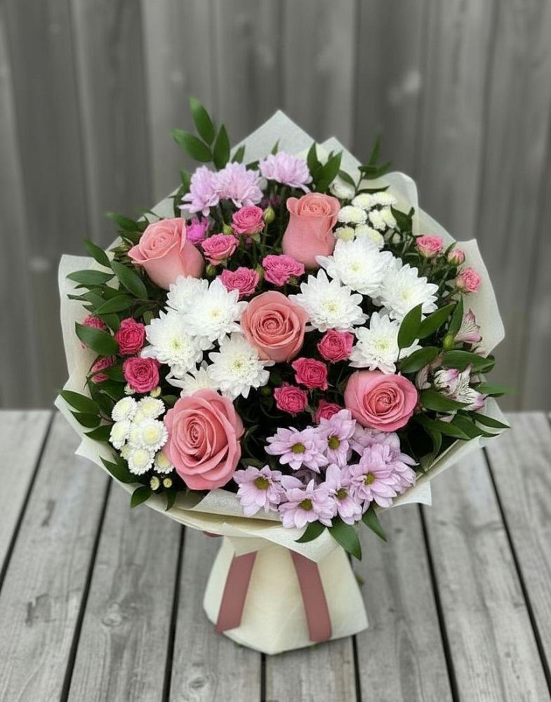 Букет цветов из: Альстромерии, Гвоздики, Розы и Хризантемы в Пестово Новгородская область