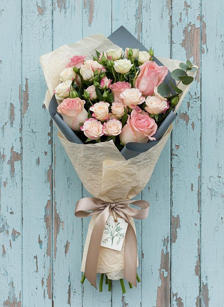 Букет цветов из: Розы в Пестово Новгородская область