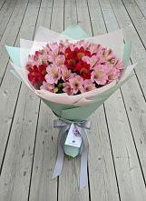 Букет цветов из:  Альстромерии #REPLACE_PRED# Пестово Новгородская область