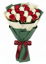 Букет Микс из красных и белых роз #REPLACE_PRED# Пестово Новгородская область