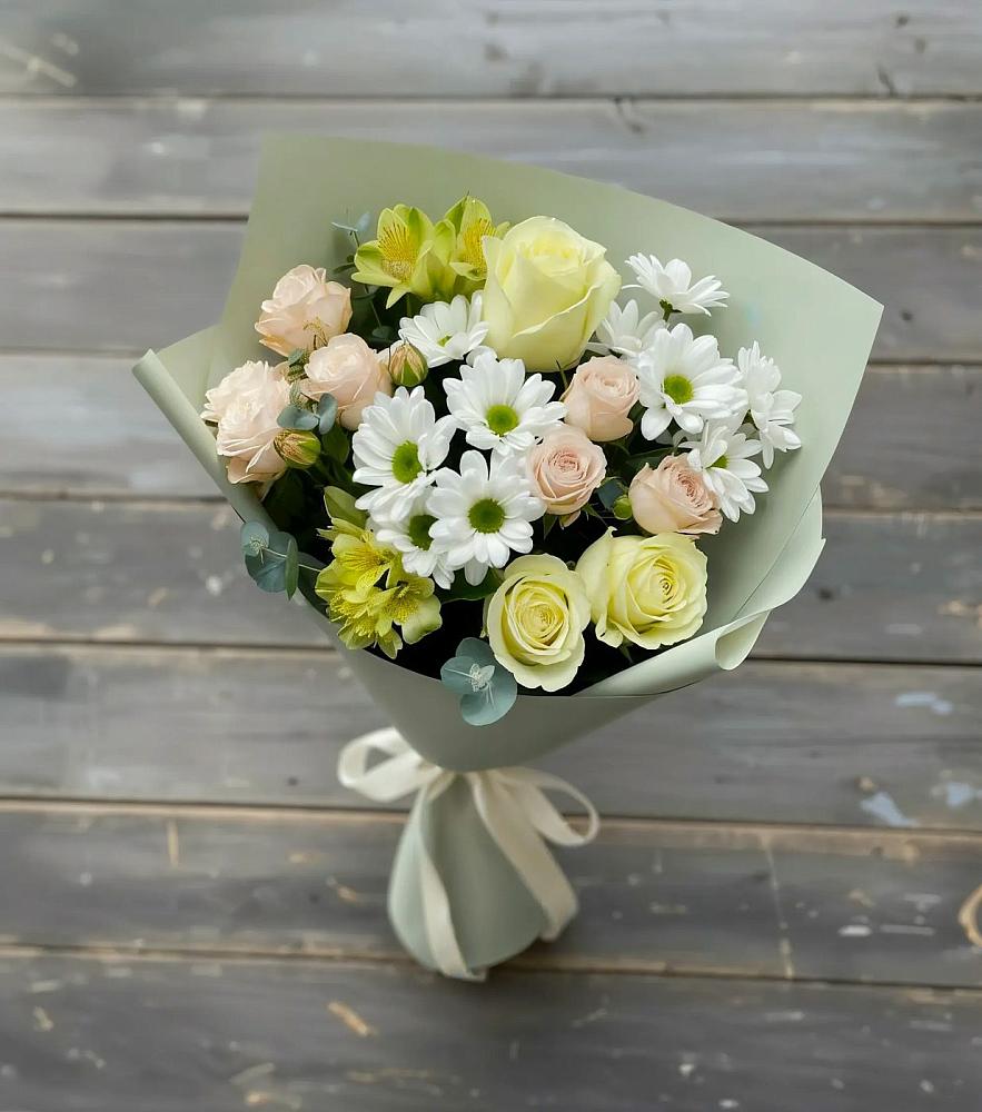 Букет цветов из: Альстромерии, Розы и Хризантемы в Пестово Новгородская область