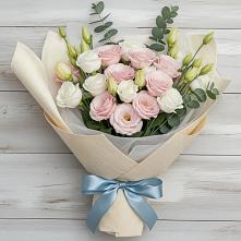 Букет цветов из:  Лизиантусы #REPLACE_PRED# Пестово Новгородская область