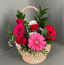 Цветочная композиция из Розы, Хризантемы и Герберы в корзине #REPLACE_PRED# Пестово Новгородская область