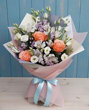 Букет цветов из:  Лизиантусы, Розы, Альстромерии и Гипсофила #REPLACE_PRED# Пестово Новгородская область