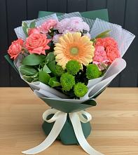 Букет цветов из:  Гвоздики, Розы, Герберы и Хризантемы #REPLACE_PRED# Пестово Новгородская область
