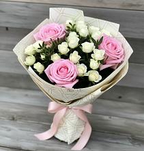 Букет цветов из:  Розы в Пестово Новгородская область