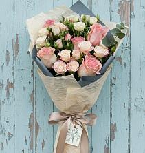 Букет цветов из:  Розы в Пестово Новгородская область