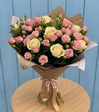 Букет цветов из:  Розы в Пестово Новгородская область