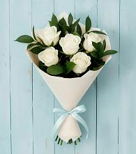 Букет цветов из:  Розы в Пестово Новгородская область