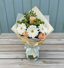 Букет цветов из:  Герберы, Розы и Хризантемы в Пестово Новгородская область