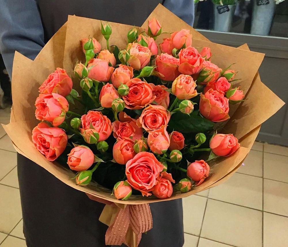 Букет цветов из: Розы в Пестово Новгородская область