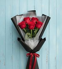 Букет цветов из:  Розы в Пестово Новгородская область