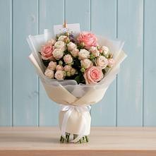 Букет цветов из:  Розы в Пестово Новгородская область
