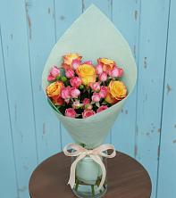 Букет цветов из:  Розы в Пестово Новгородская область